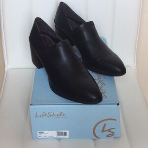 NWB Women’s LifeStride 8.5M Black Dina Shootie Shoe